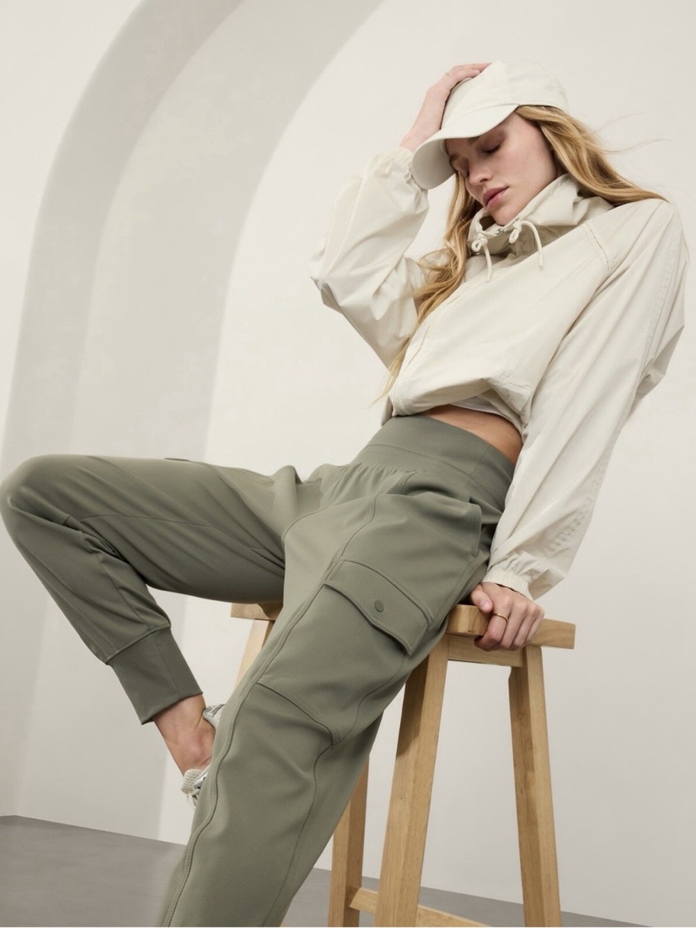 Athleta Venice Sculptek High Rise Cargo Joggers Green Small